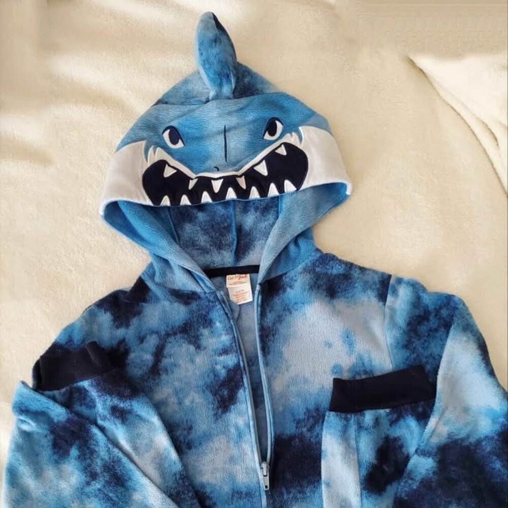 Comfy "Shark" Onesie with Zipper! Blue Tie Dye, size 7 Youth, Lightweight Fleece